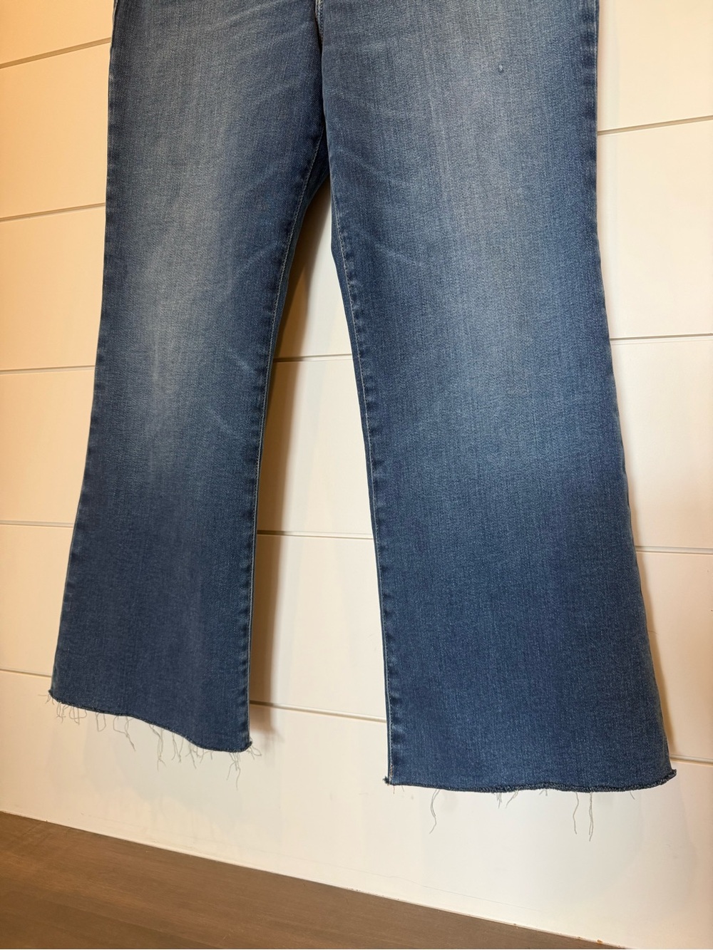 Good American Good Legs Cropped Mini Boot Jeans Size 12/31 - Picture 7 of 9